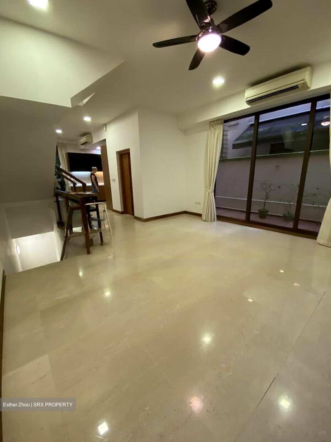 Holland Link (D10), Terrace #457887771